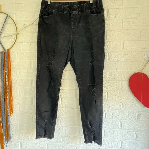 YMI Jeans Why Am I Black Washed Distressed Jeans Gently Used